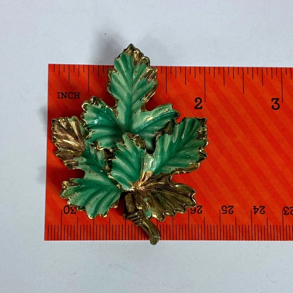Vintage Gold Tone Maple Leaf Brooch Pin Green Enamel Fall Costume Jewelry